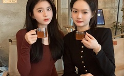 原神旅行者和甘雨拔萝卜